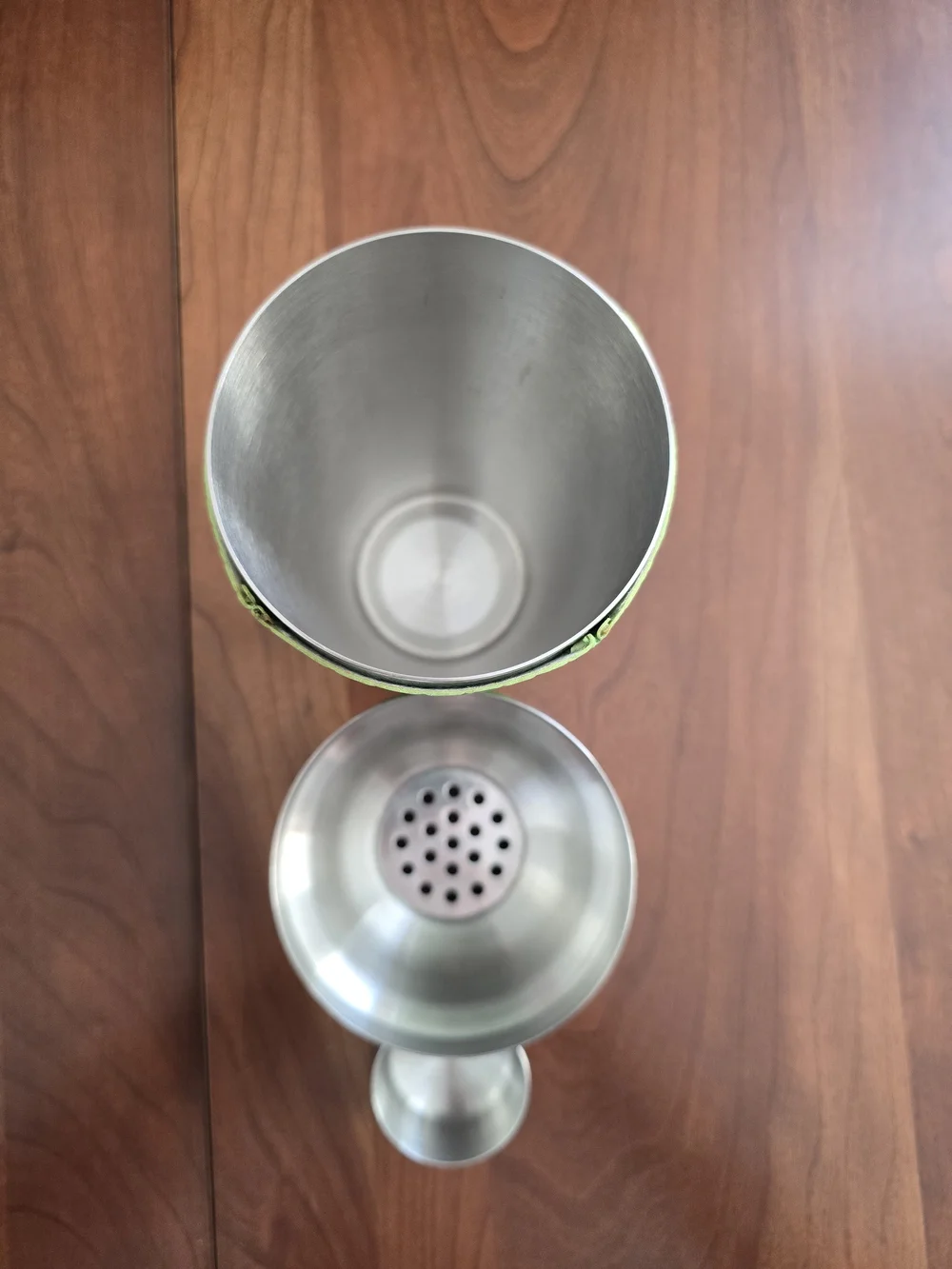 Green 🍀 Faux-Leather Cocktail 👀 Shaker with Stainless Steel Top, Like New!